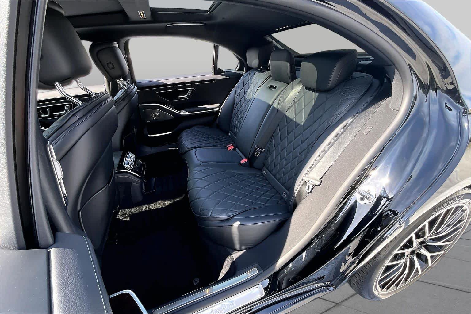 Used 2021 Obsidian Black Mercedes-Benz S 580 image 21