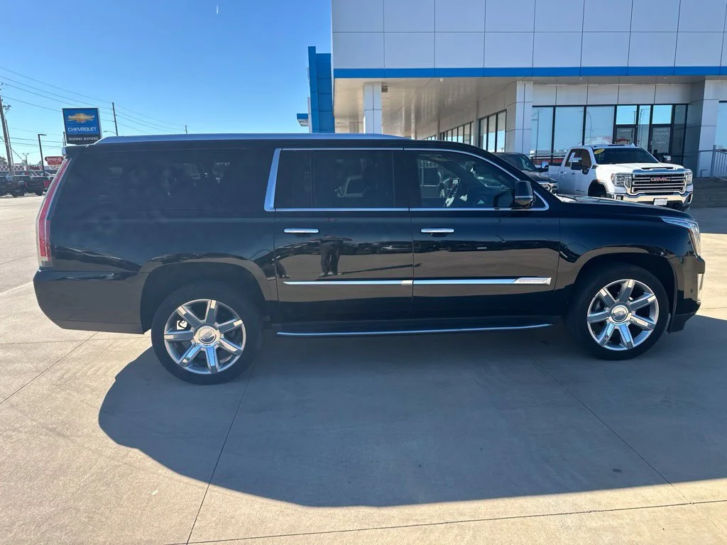 Used 2018 BLACK RAVEN Cadillac Luxury image 33