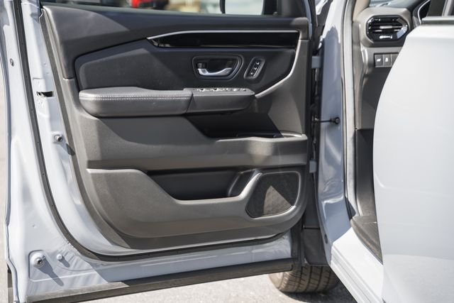 Used 2025 Sonic Gray Pearl Honda Touring+ image 42