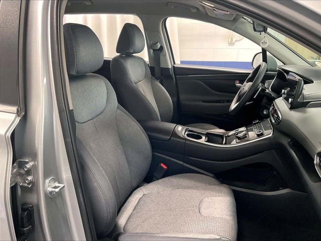 Used 2023 Silver Hyundai SE image 11
