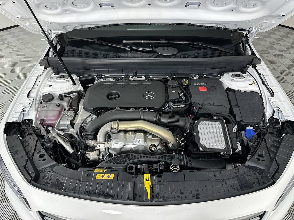 New 2026 Polar White Mercedes-Benz GLB 250 image 62