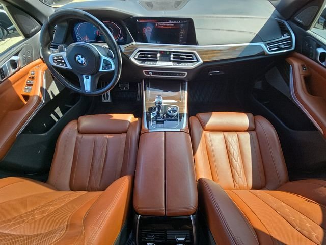 Used 2023 White BMW M50i image 32