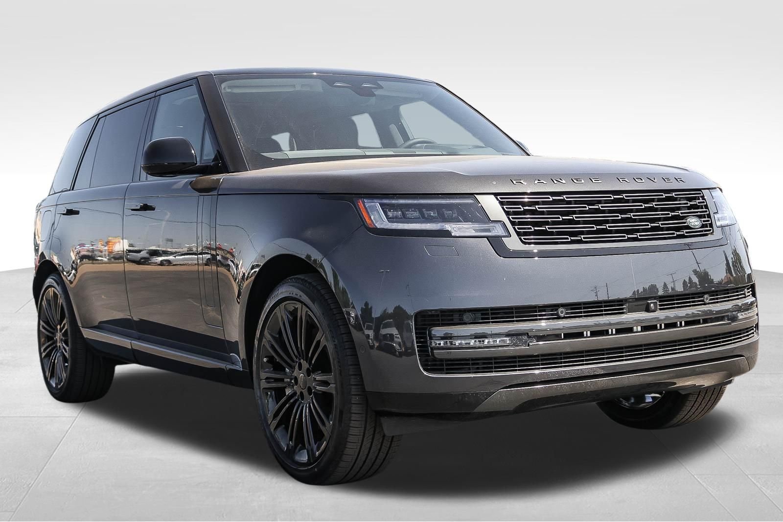 New 2026 Carpathian Grey Land Rover SE image 3