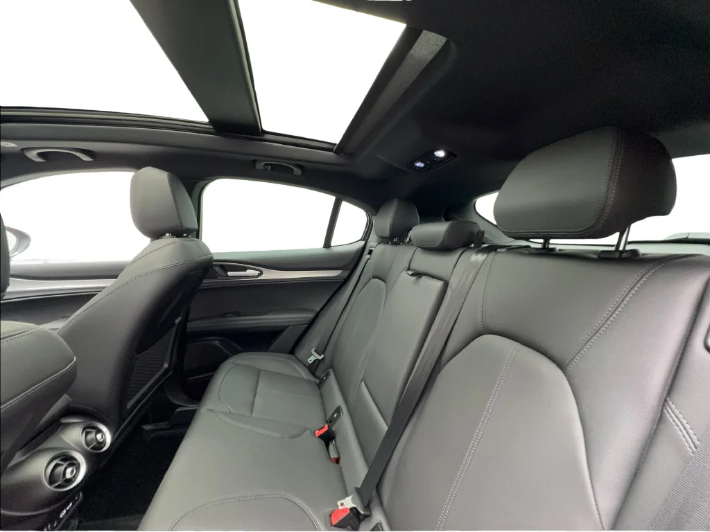 New 2026 Red Alfa Romeo Base image 29