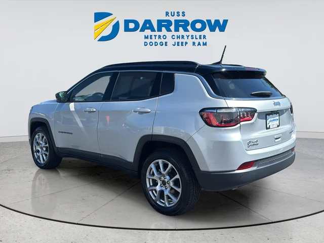 Used 2025 Silver Jeep Limited image 3