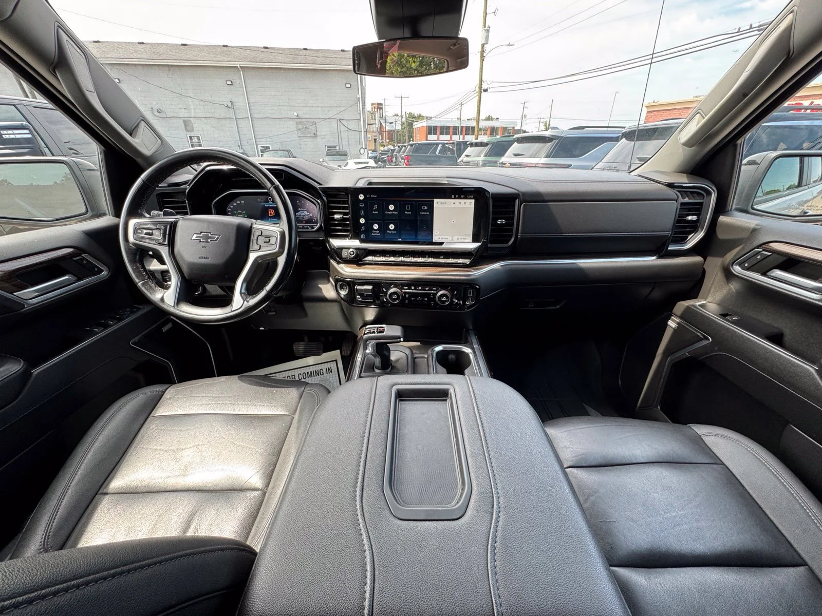 Used 2022 SILVER ICE METALLIC Chevrolet RST image 27