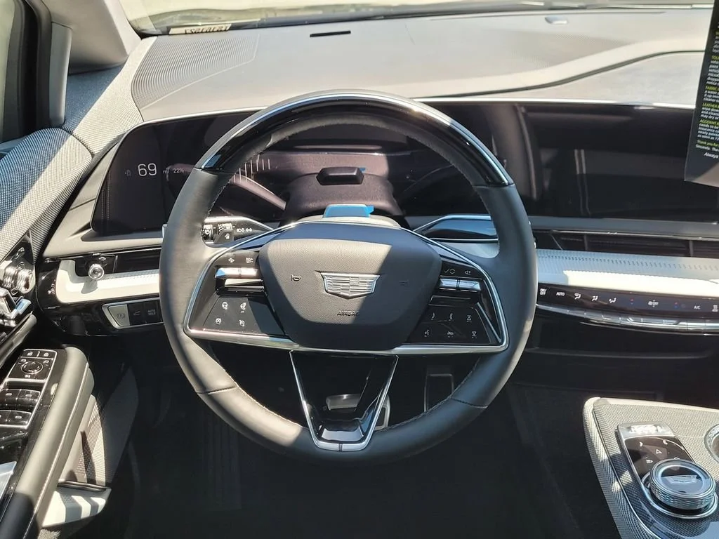 2026 Cadillac OPTIQ Luxury - Photo 9