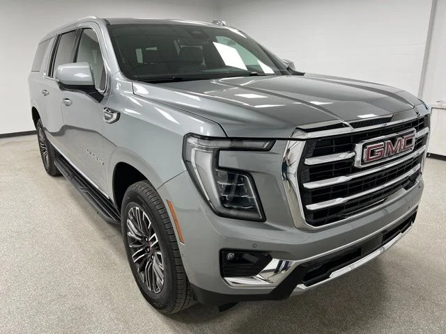 Used 2025 Gray GMC Elevation image 2