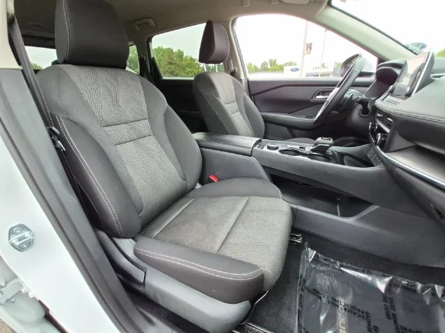Used 2025 White Nissan SV image 34