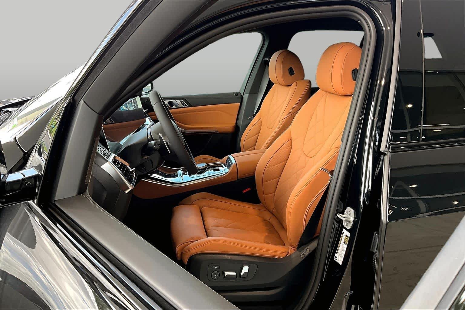 New 2026 Black Sapphire Metallic BMW sDrive40i image 9