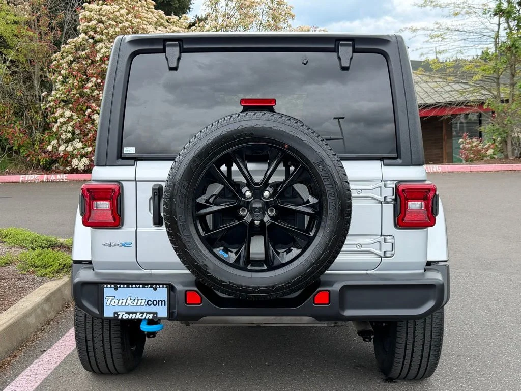 Used 2023 Silver Jeep Sahara 4xe image 6
