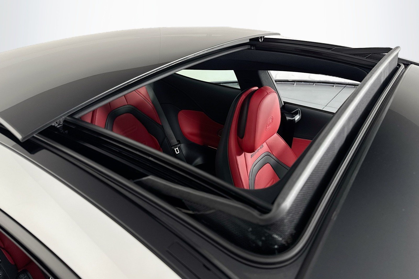 New 2026 MANUFAKTUR Moonlight White Metallic Mercedes-Benz AMG® CLE 53 4MATIC+ Coupe image 21