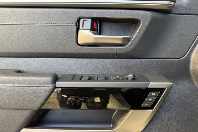 2026 Toyota Tundra Limited - Photo 11