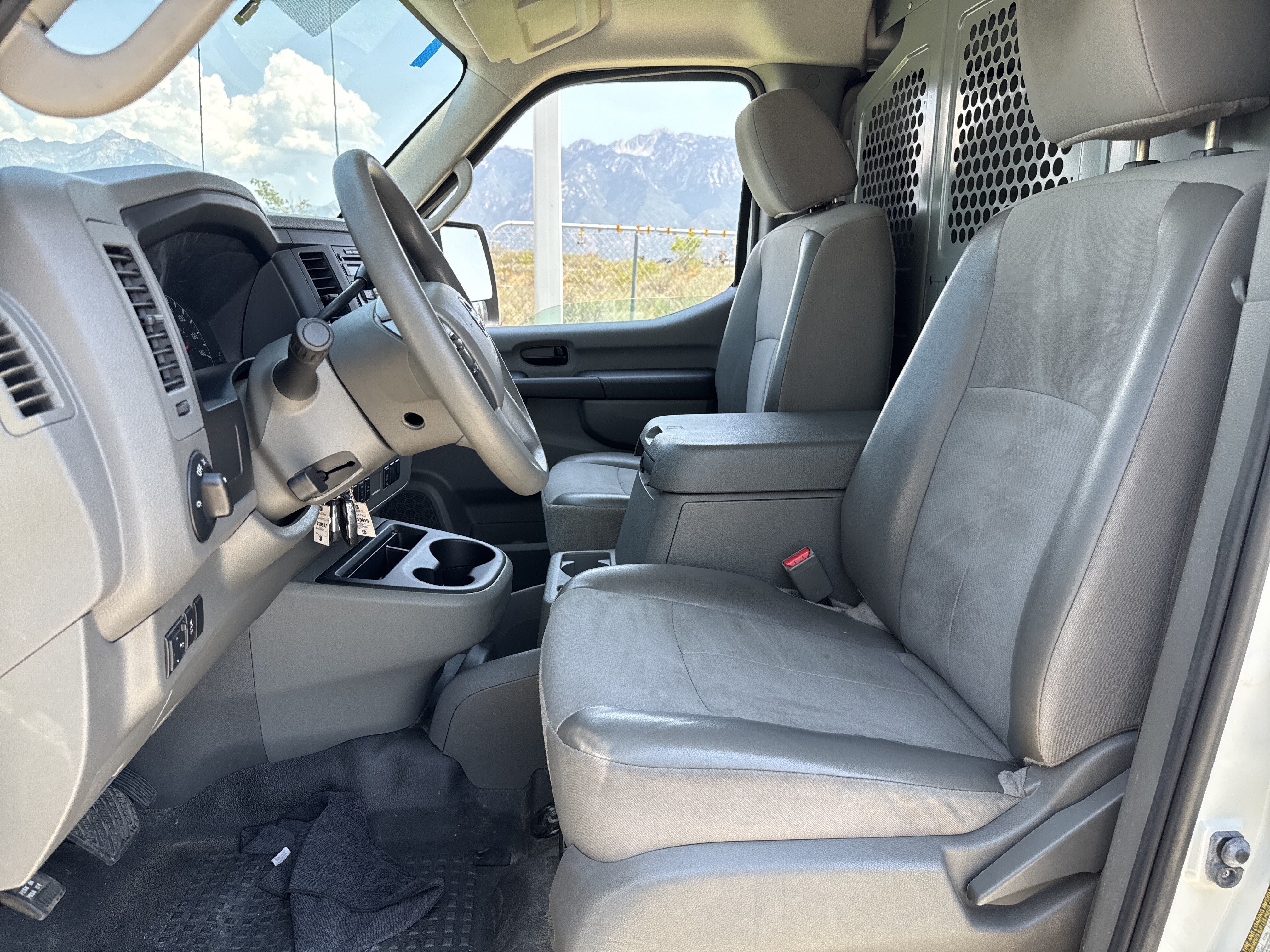Used 2014 White Nissan SV image 18
