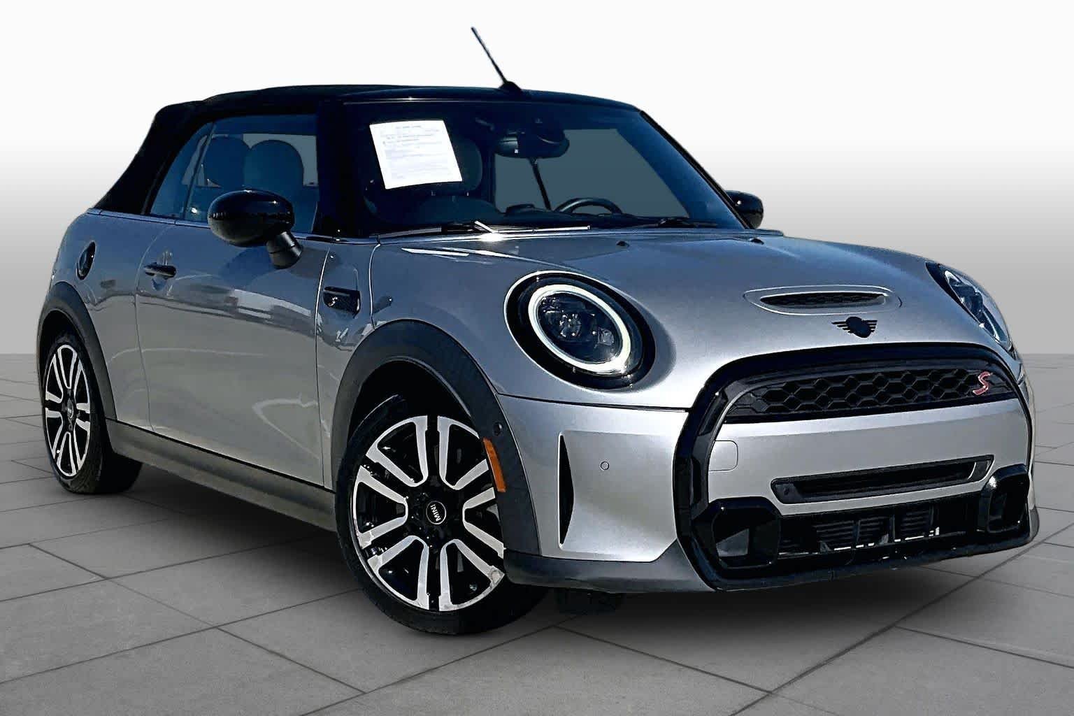Used 2024 Melting Silver III Metallic MINI Cooper S image 2
