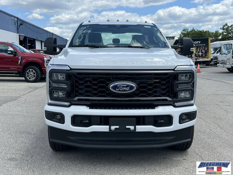 New 2026 Oxford White Ford F-350® XL image 3