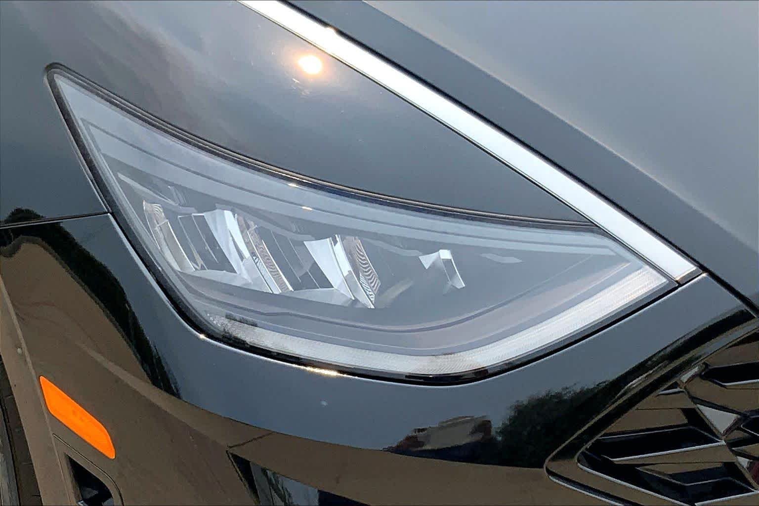 Used 2022 Phantom Black Hyundai SEL image 26