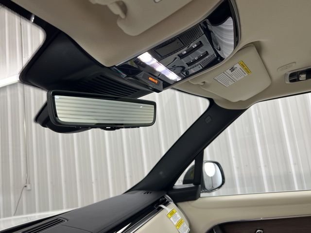 New 2026 Fuji White Land Rover SE image 39