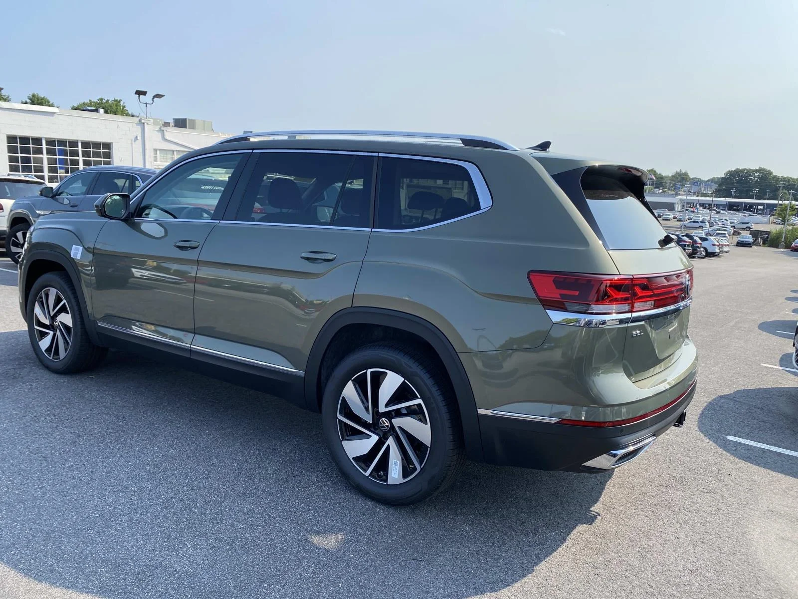 New 2026 Avocado Green Pearl Volkswagen 2.0T SEL 4MOTION image 3