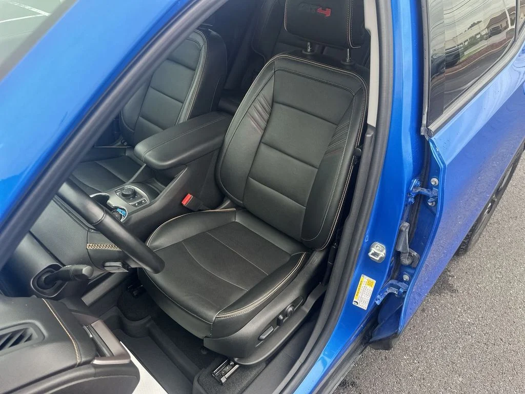 Used 2024 Blue GMC AT4 image 17