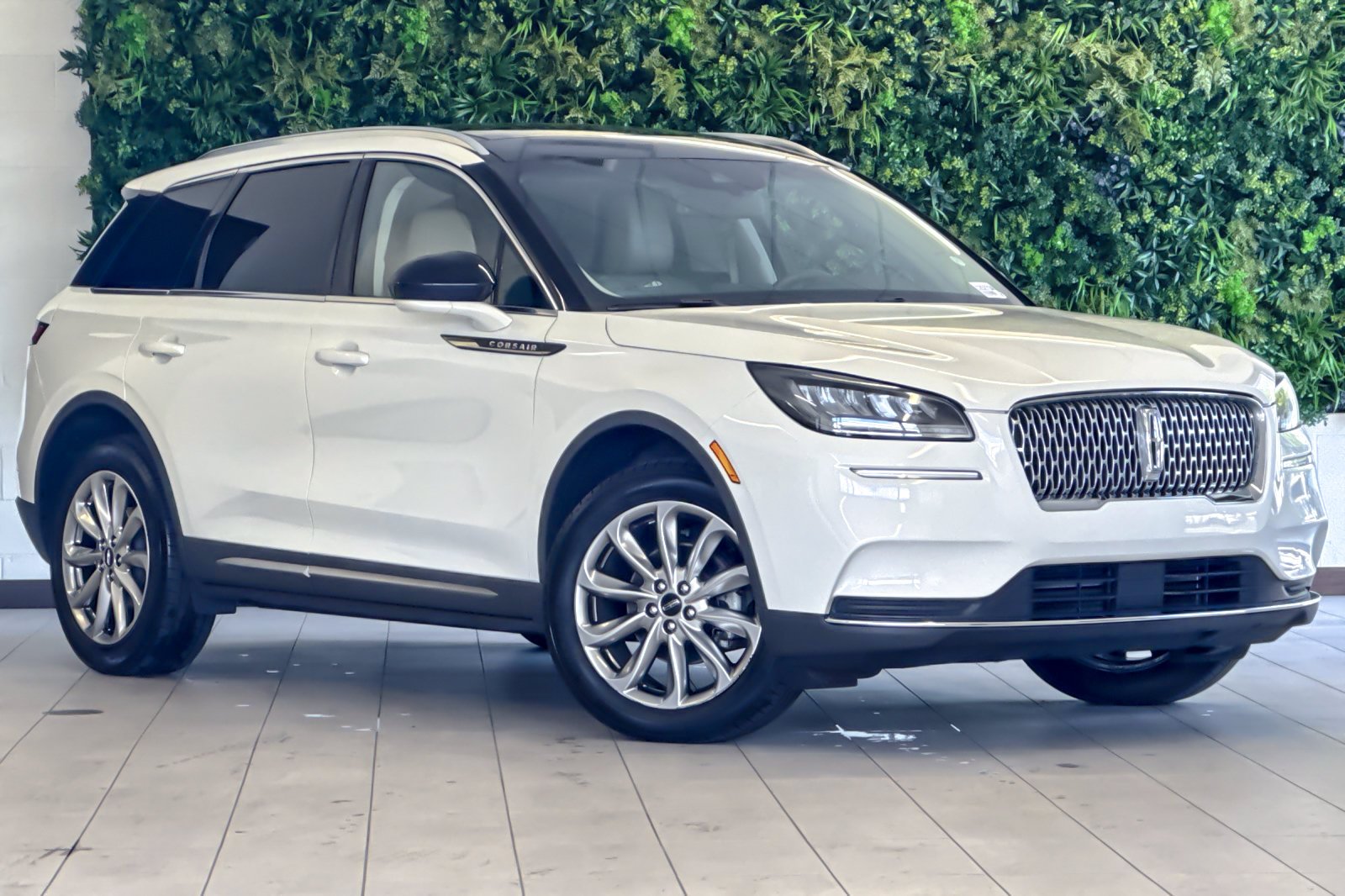 2022 Lincoln Corsair AWD's photo