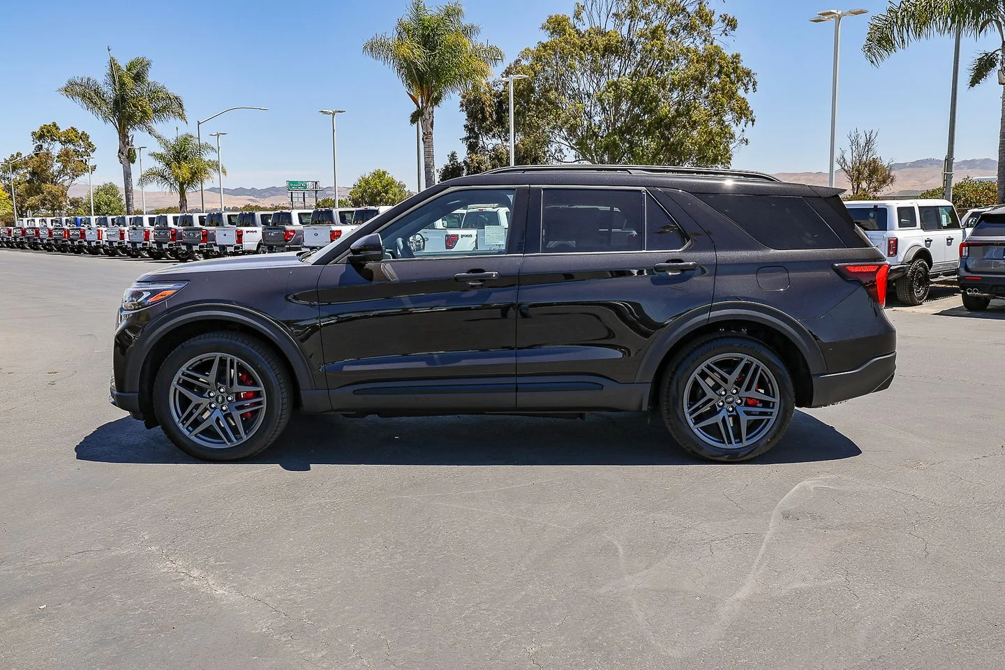 New 2026 Agate Black Metallic Ford ST image 7