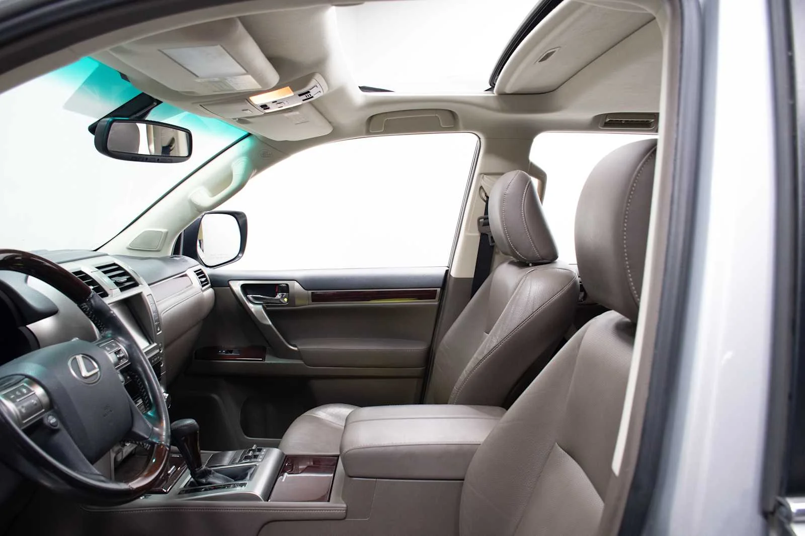 Used 2018 Silver Lining Metallic Lexus Premium image 14
