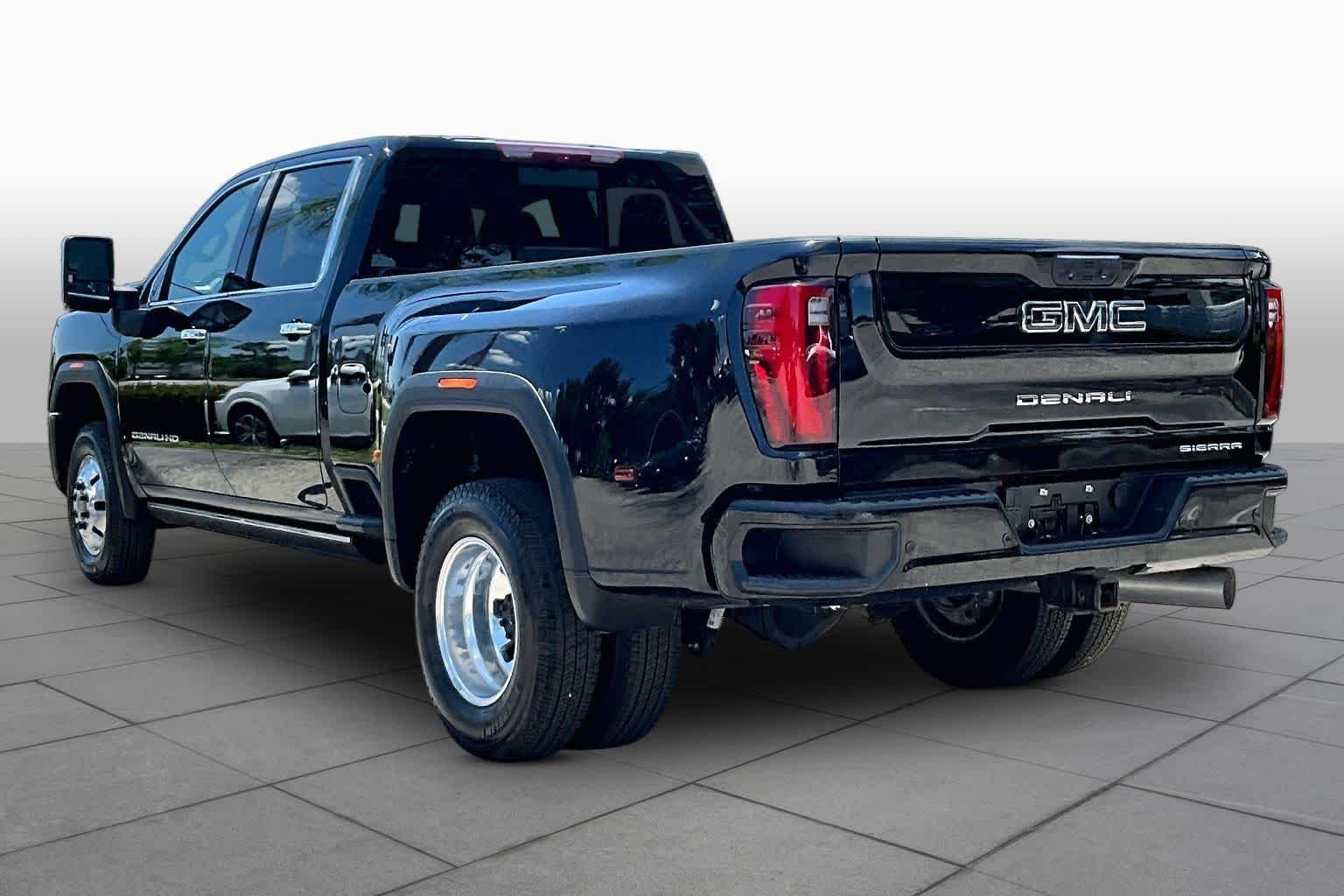 Used 2024 Onyx Black GMC Denali Ultimate image 12
