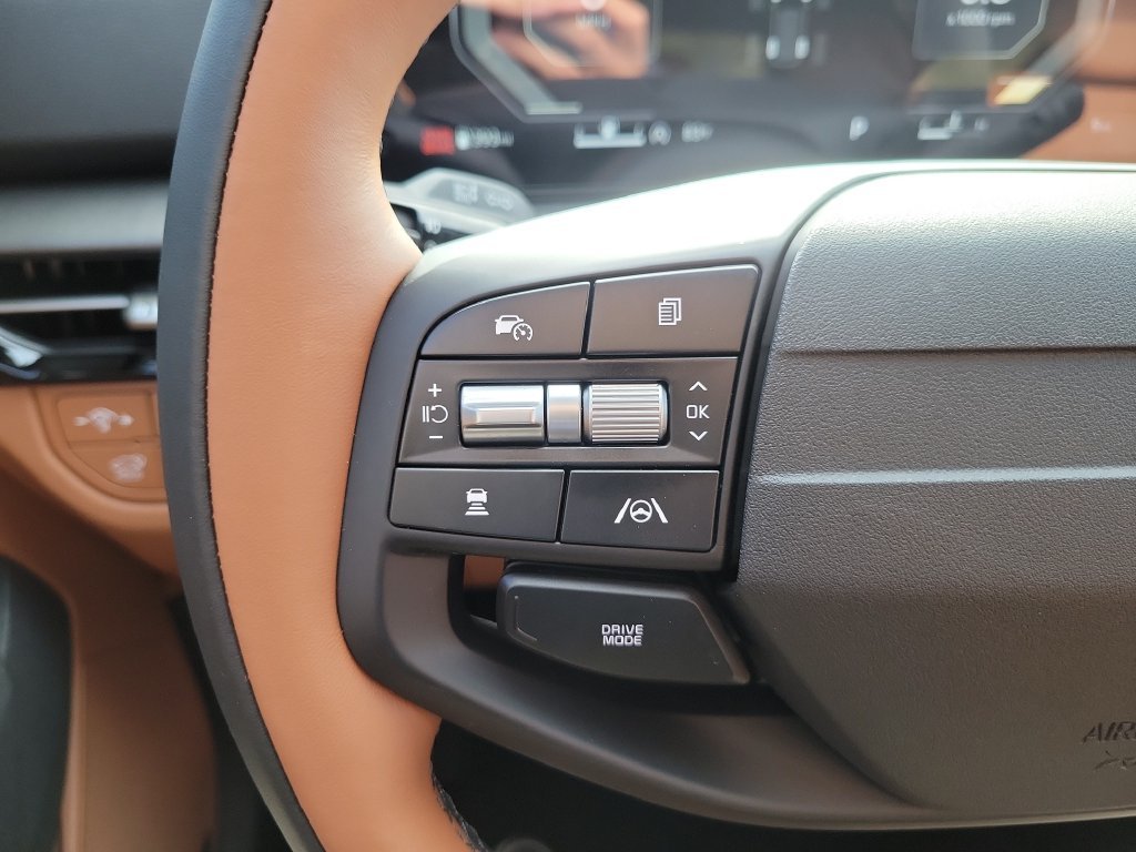 New 2027 Glacial White Pearl / Black Ro Kia X-Line image 27