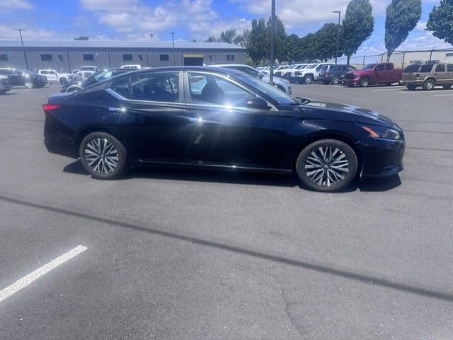 2025 Nissan Altima SV - Photo 7