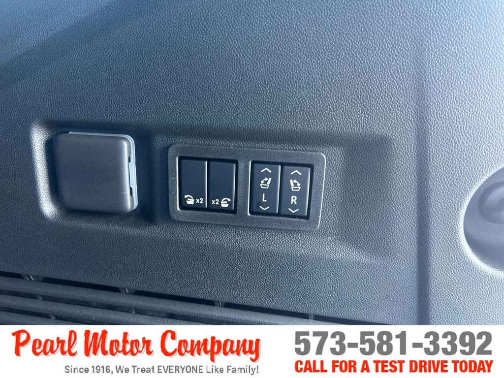 2026 GMC Yukon Denali Ultimate - Photo 28
