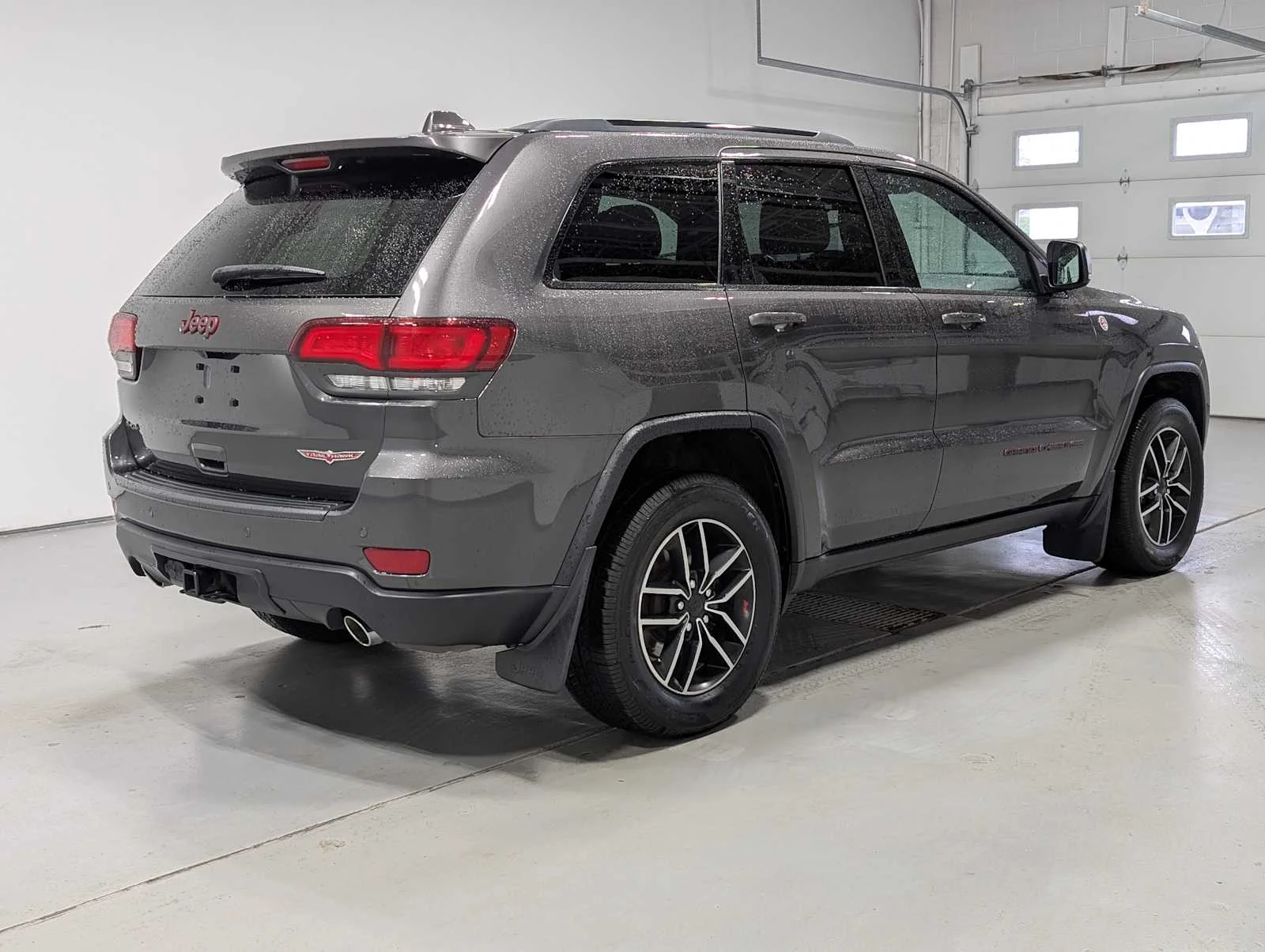 Used 2019 Granite Crystal Metallic Clearcoat Jeep Trailhawk image 8
