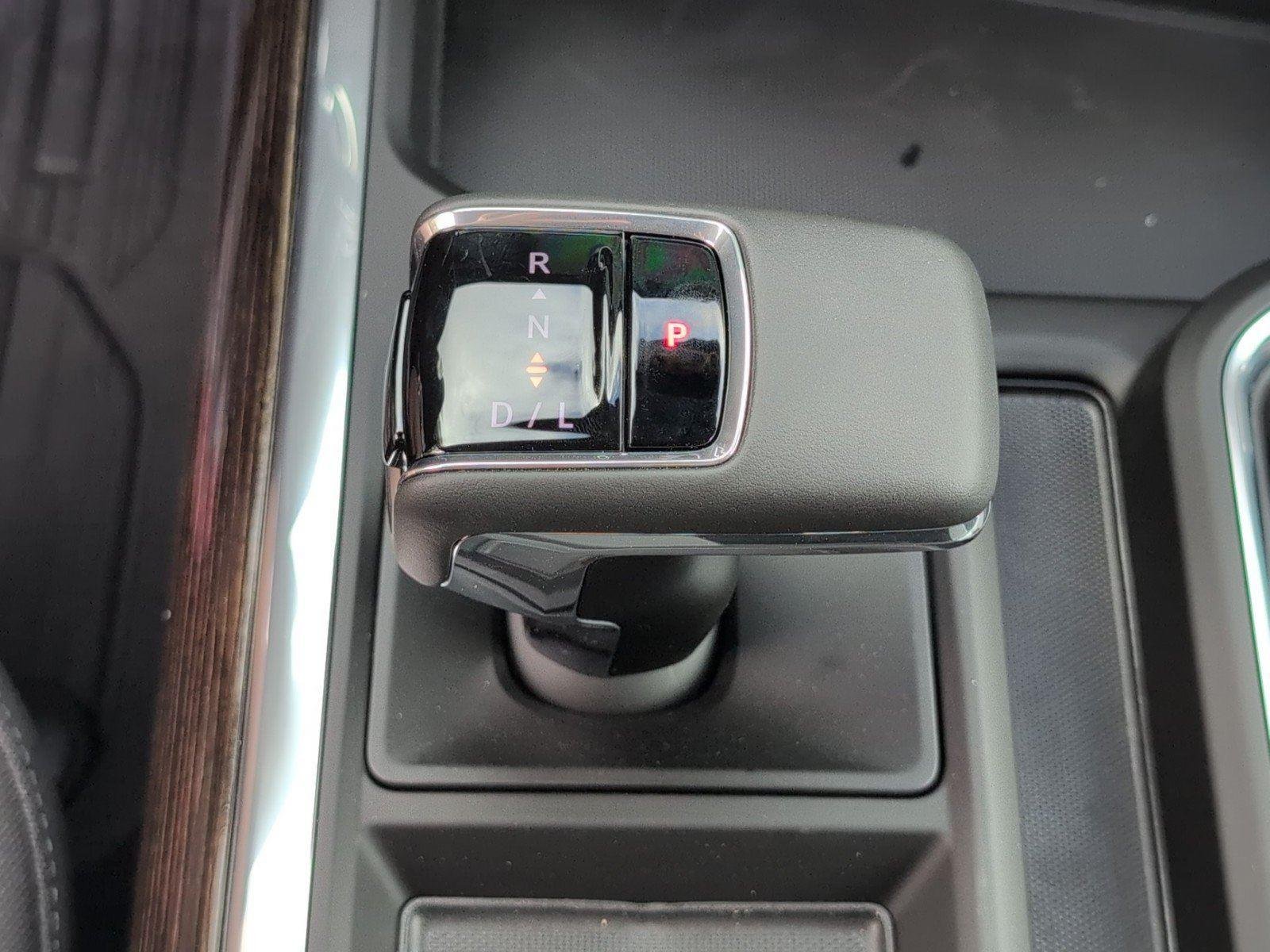 New 2026 Onyx Black GMC Elevation image 24