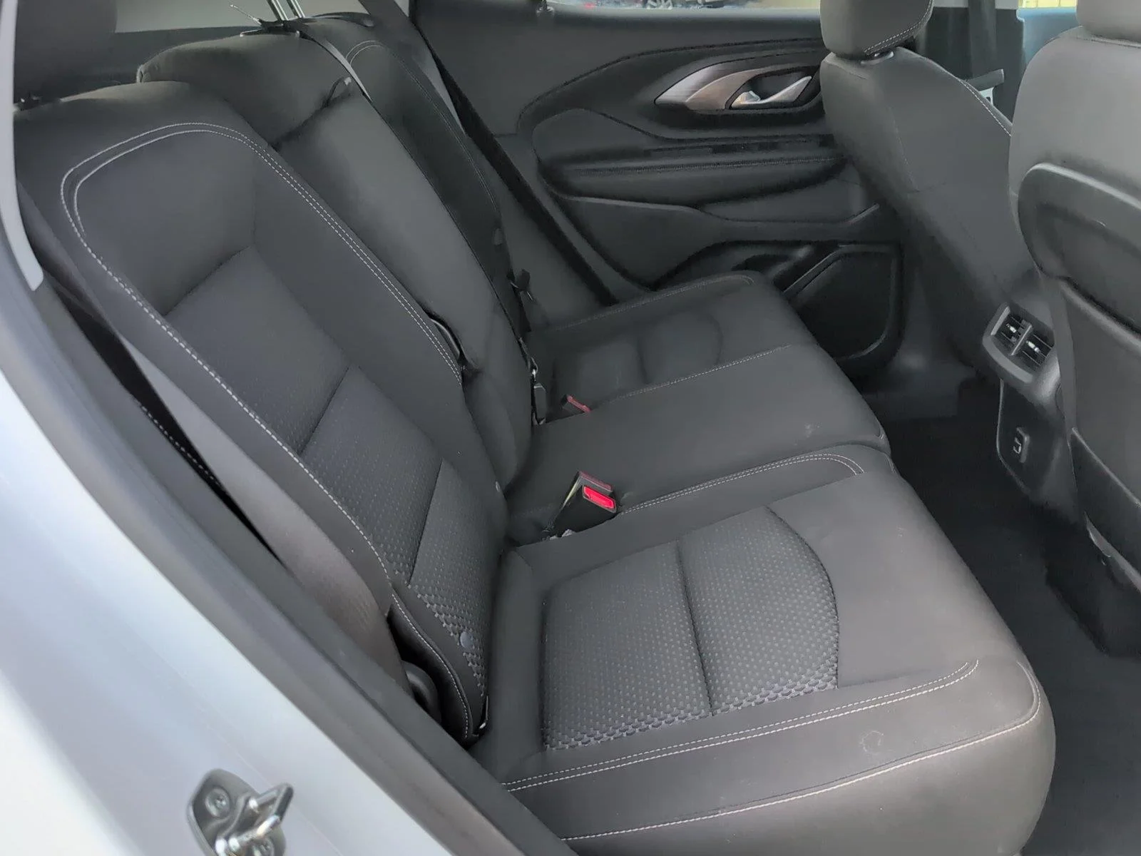 Used 2024 Summit White GMC SLE image 36