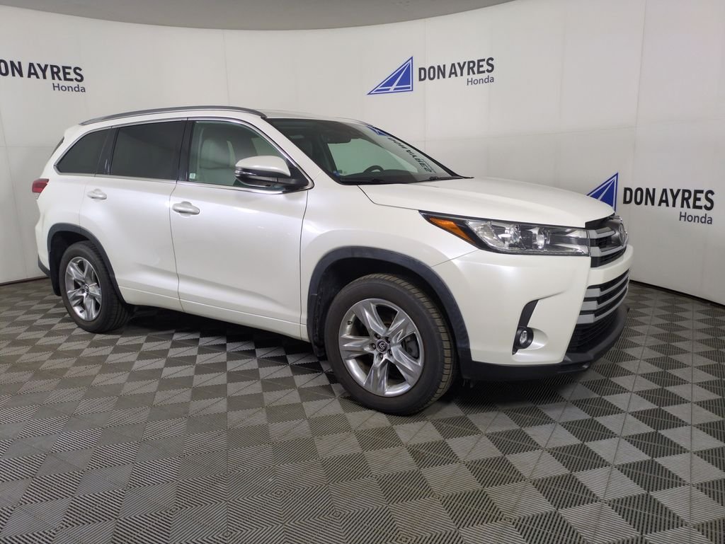 Used 2019 Blizzard Pearl Toyota Limited image 10