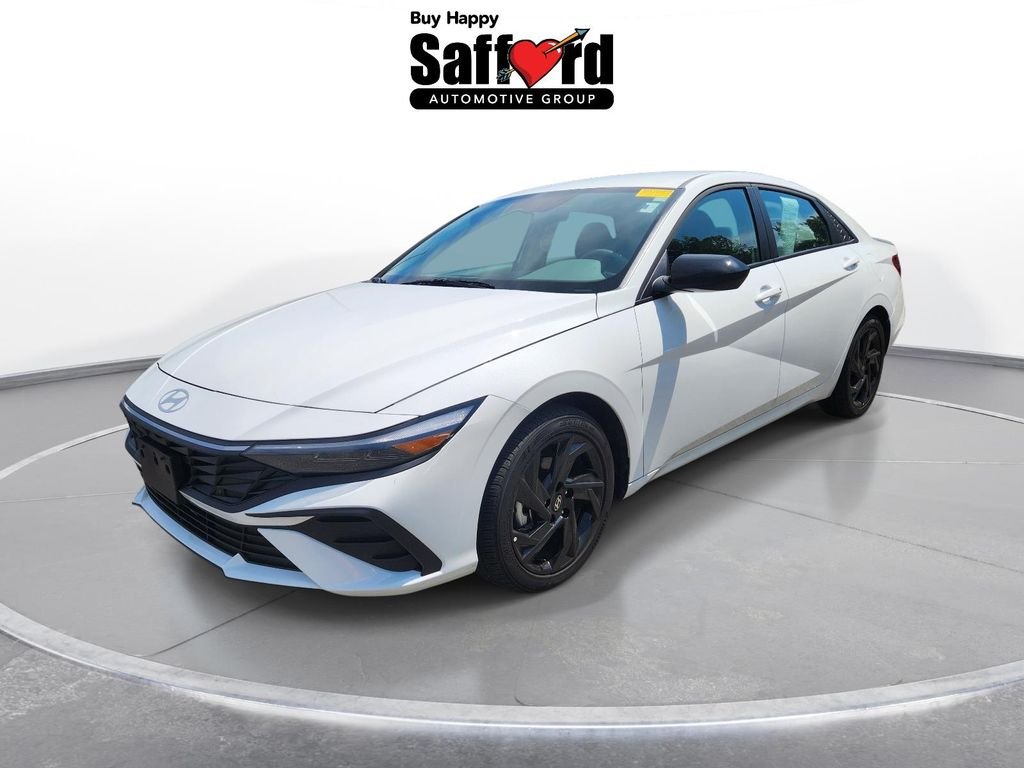 Used 2026 White Hyundai SEL Sport image 1