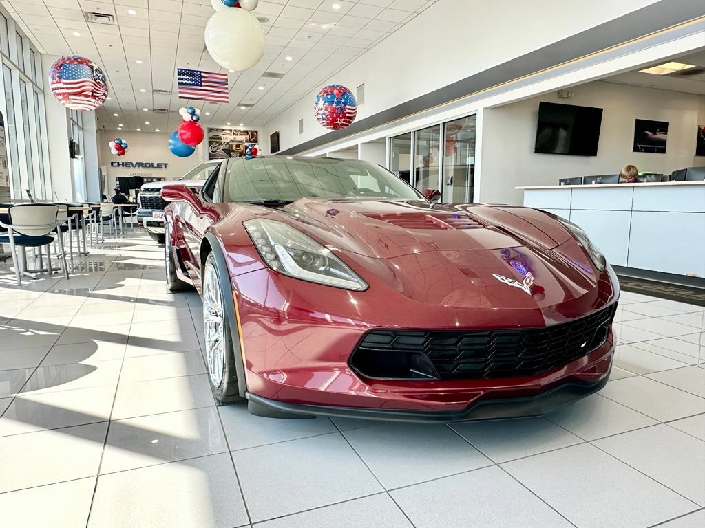 Used 2018 LONG BEACH RED METALLIC TINTCOAT Chevrolet Z06 1LZ image 9