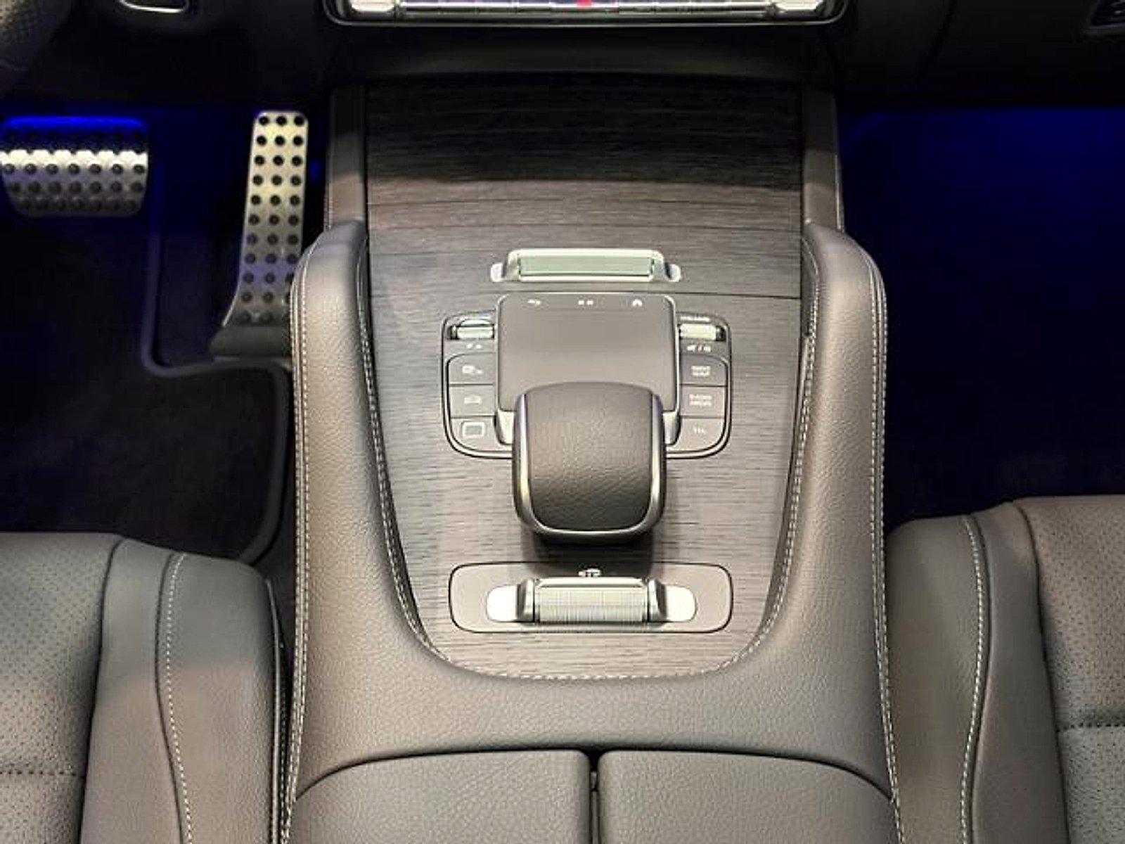 New 2026 Polar White Mercedes-Benz 4MATIC® image 52