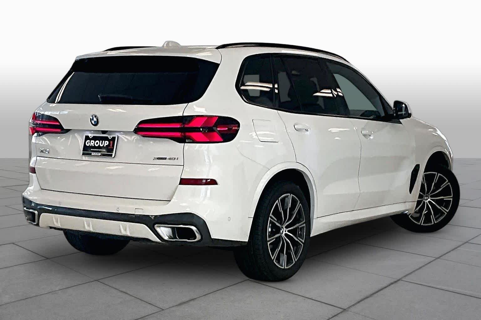 Used 2026 Alpine White BMW xDrive40i image 12