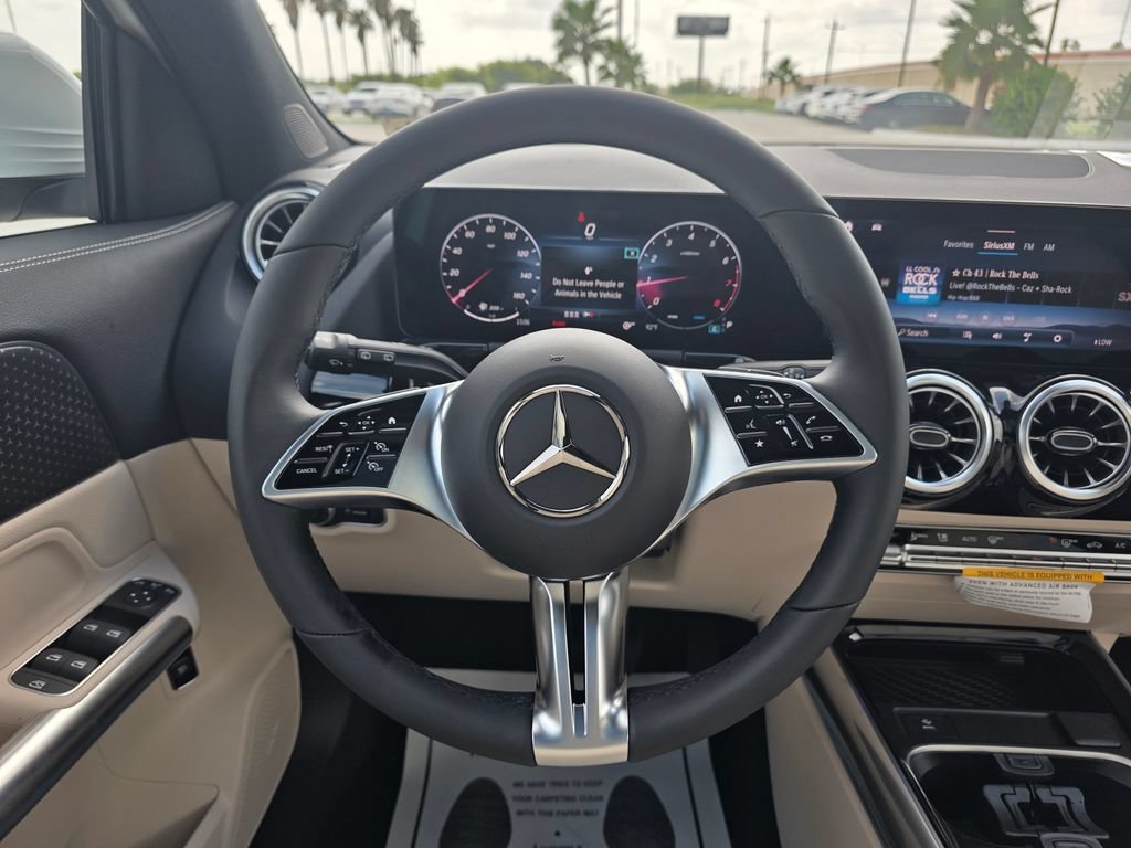 New 2026 Polar White Mercedes-Benz GLA 250 image 33