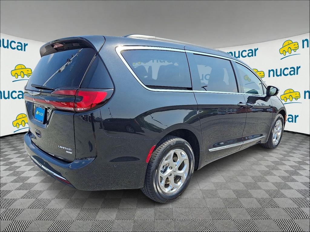 Used 2022 Black Chrysler Limited image 7