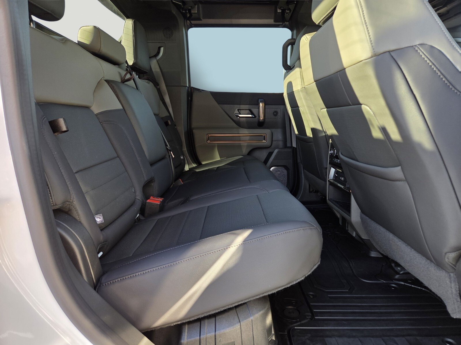 Used 2025 Interstellar White GMC 2X image 15