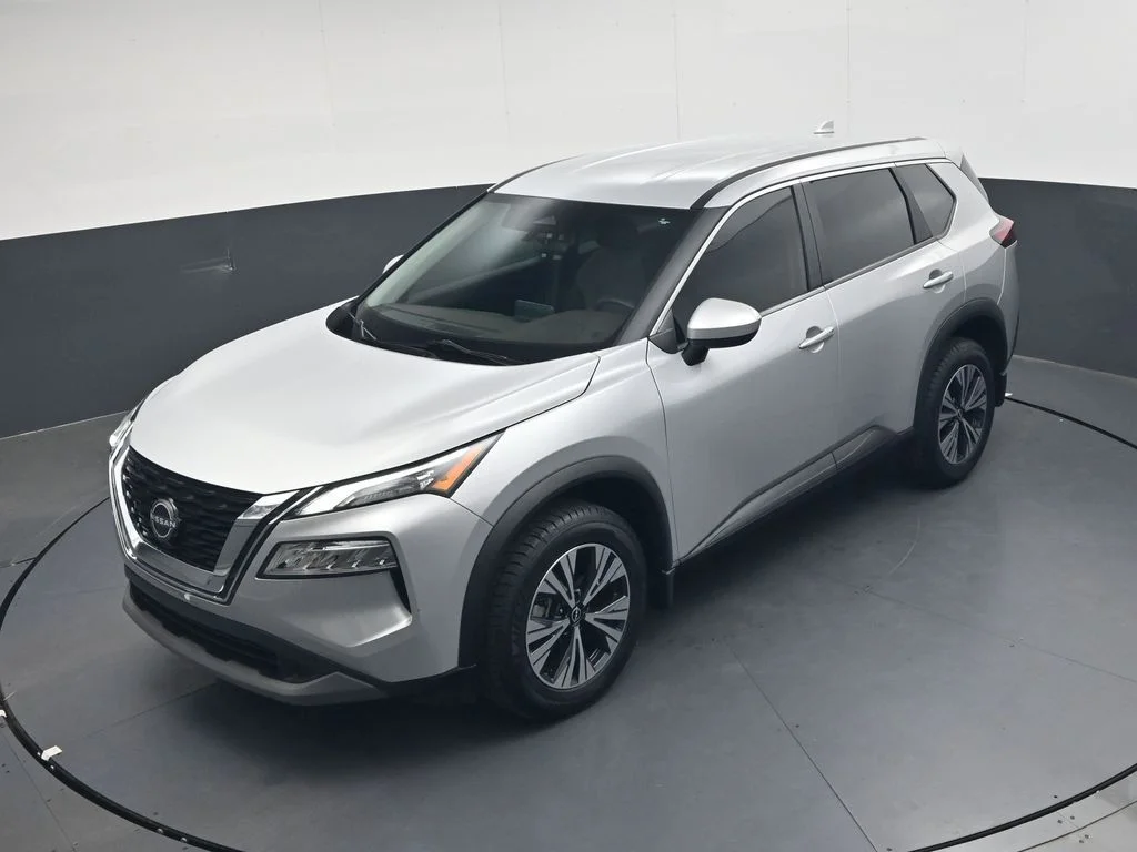 Used 2023 Silver Nissan SV image 41