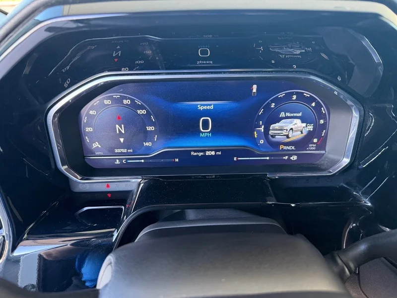 Used 2023 Summit White Chevrolet LT image 9