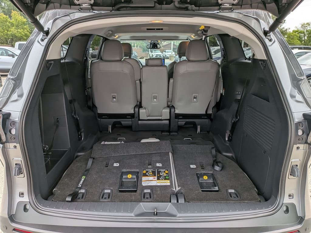 Used 2026  Toyota XLE image 33