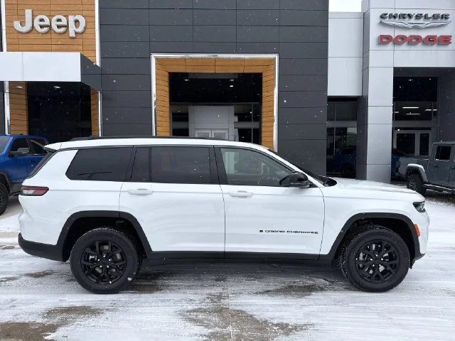 New 2026 White Jeep Altitude image 26