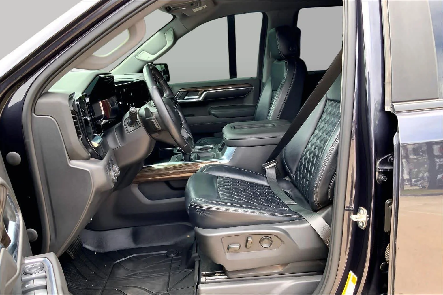 Used 2022 Dark Ash Metallic Chevrolet RST image 7