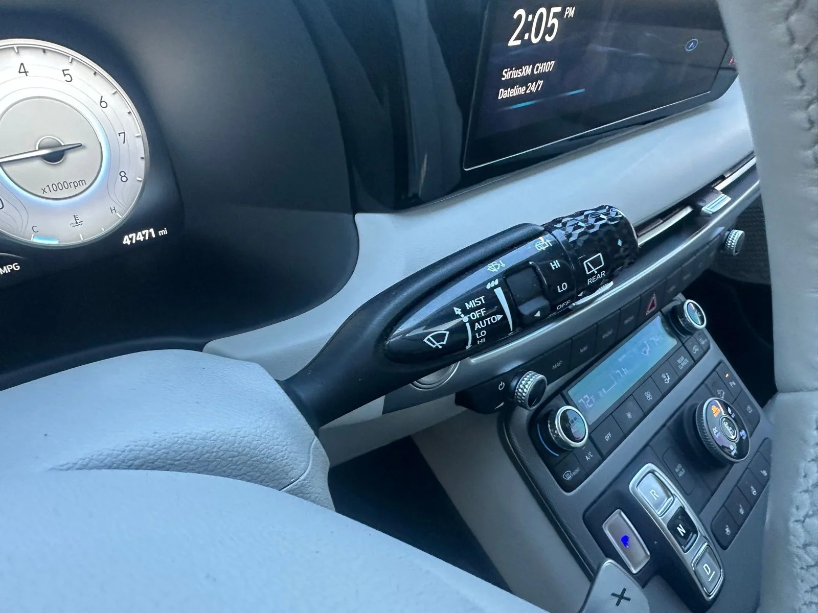 Used 2023 White Hyundai Limited image 18