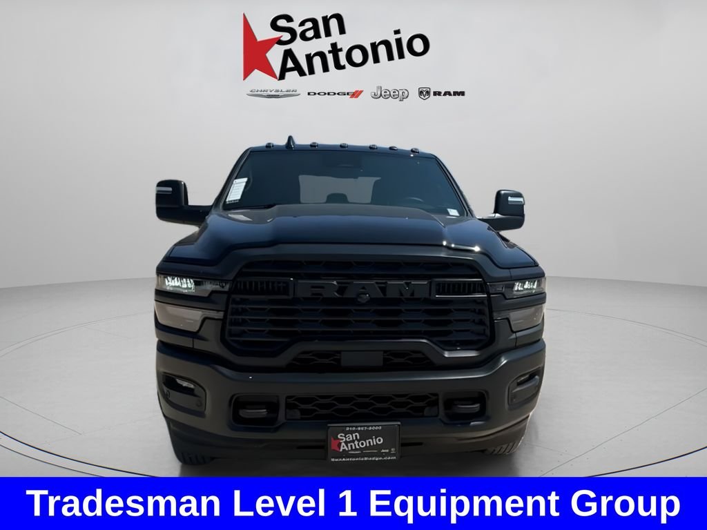 New 2026 Diamond Black Crystal Pearl-Coat Exterior Paint RAM Tradesman image 4