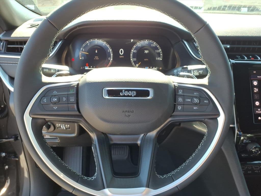 New 2026 Baltic Gray Metallic Clear-Coat Exterior Paint Jeep Laredo image 12